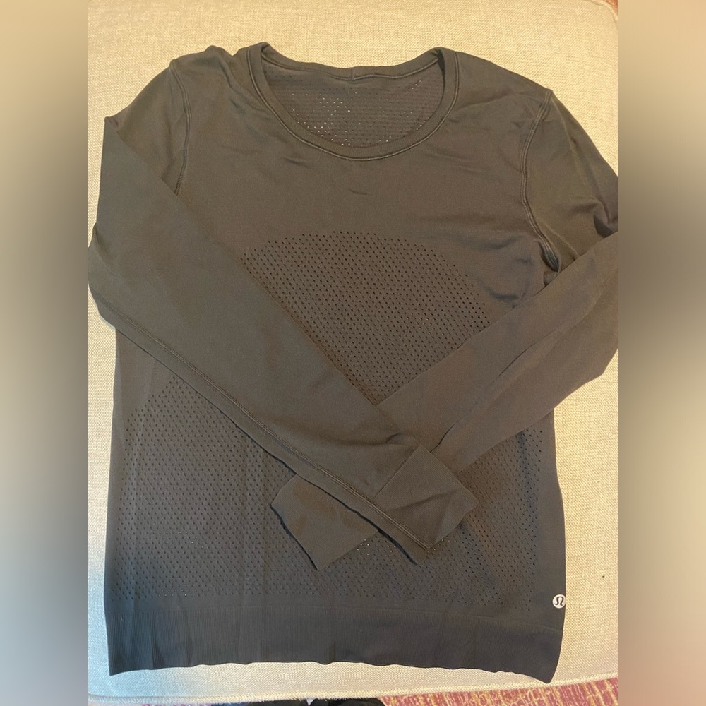 Lululemon breeze by long sleeve top